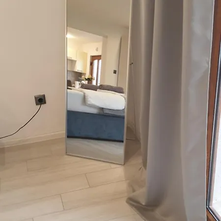 Romantic Rohreggerova Apartament Pula