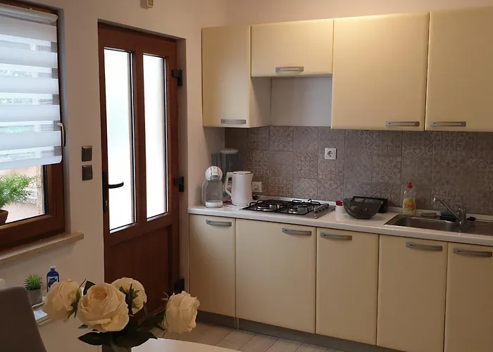 Romantic Rohreggerova Апартаменты